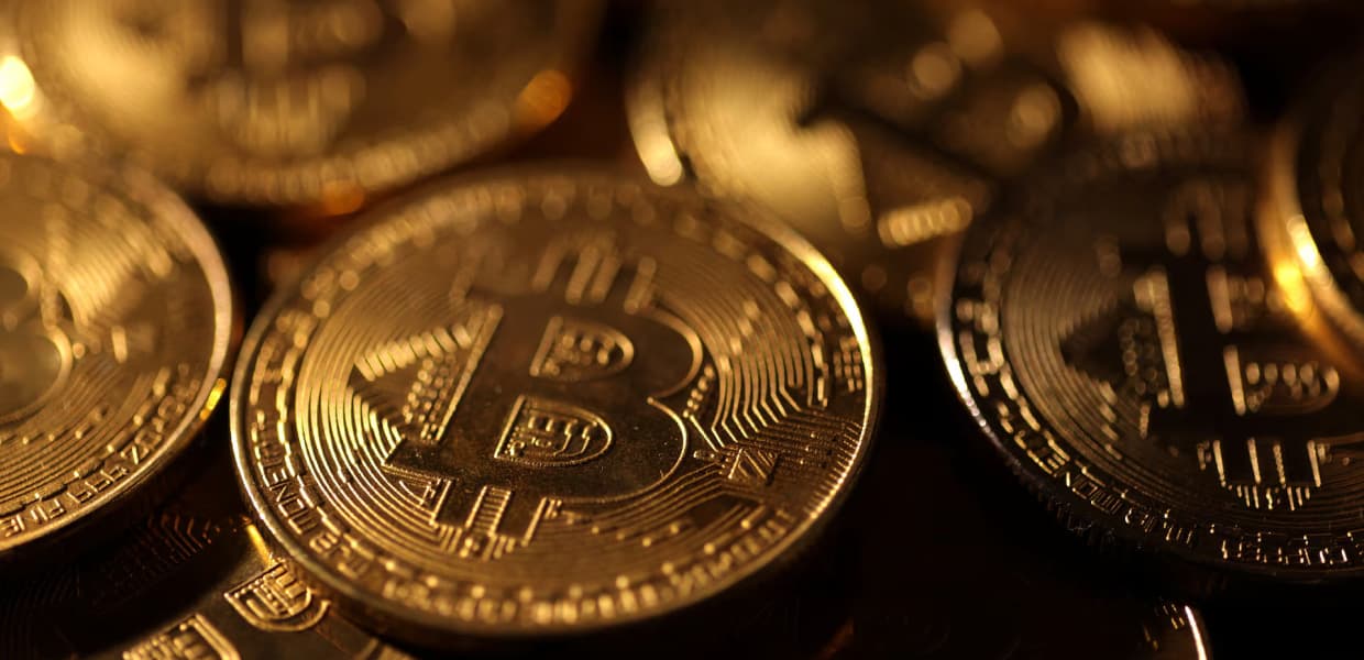 Imagen de portada para Bitcoin supera los USD 113.000 y marca un nuevo máximo histórico