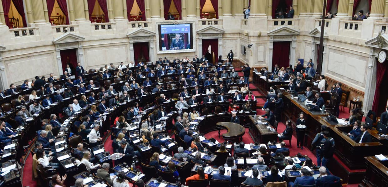 Imagen de portada para Diputados volteó el veto a la Ley de Discapacidad y sostuvo el de jubilados en una sesión maratónica